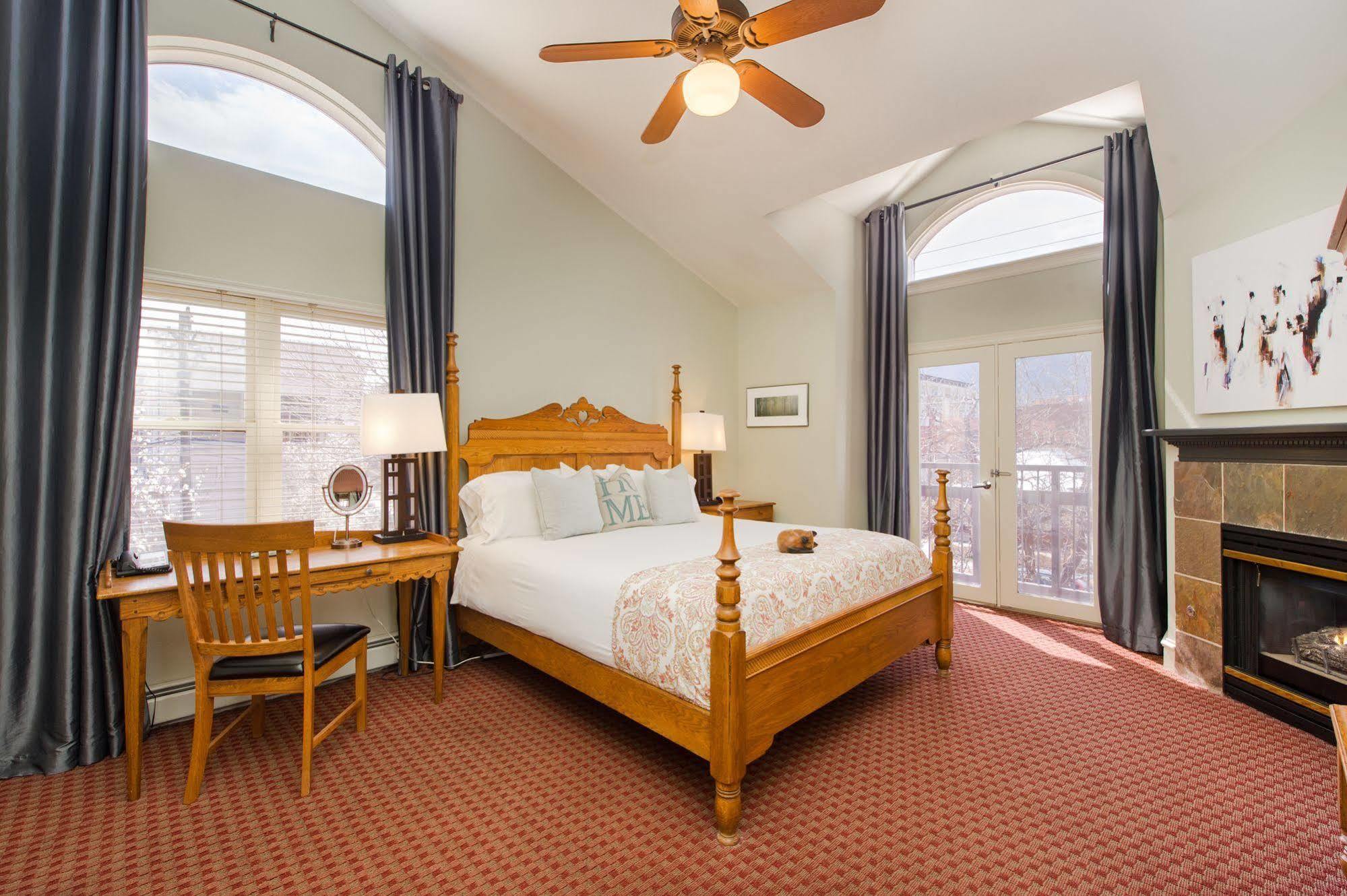 The Bradley Boulder Inn ภายนอก รูปภาพ