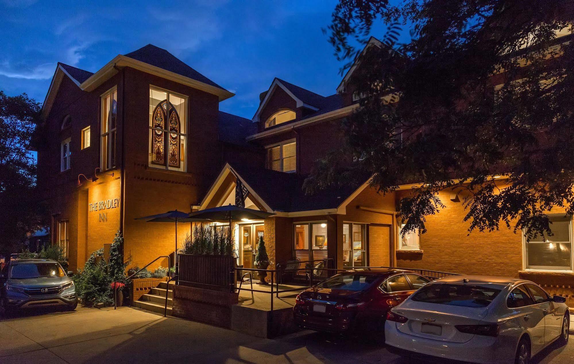 The Bradley Boulder Inn ภายนอก รูปภาพ